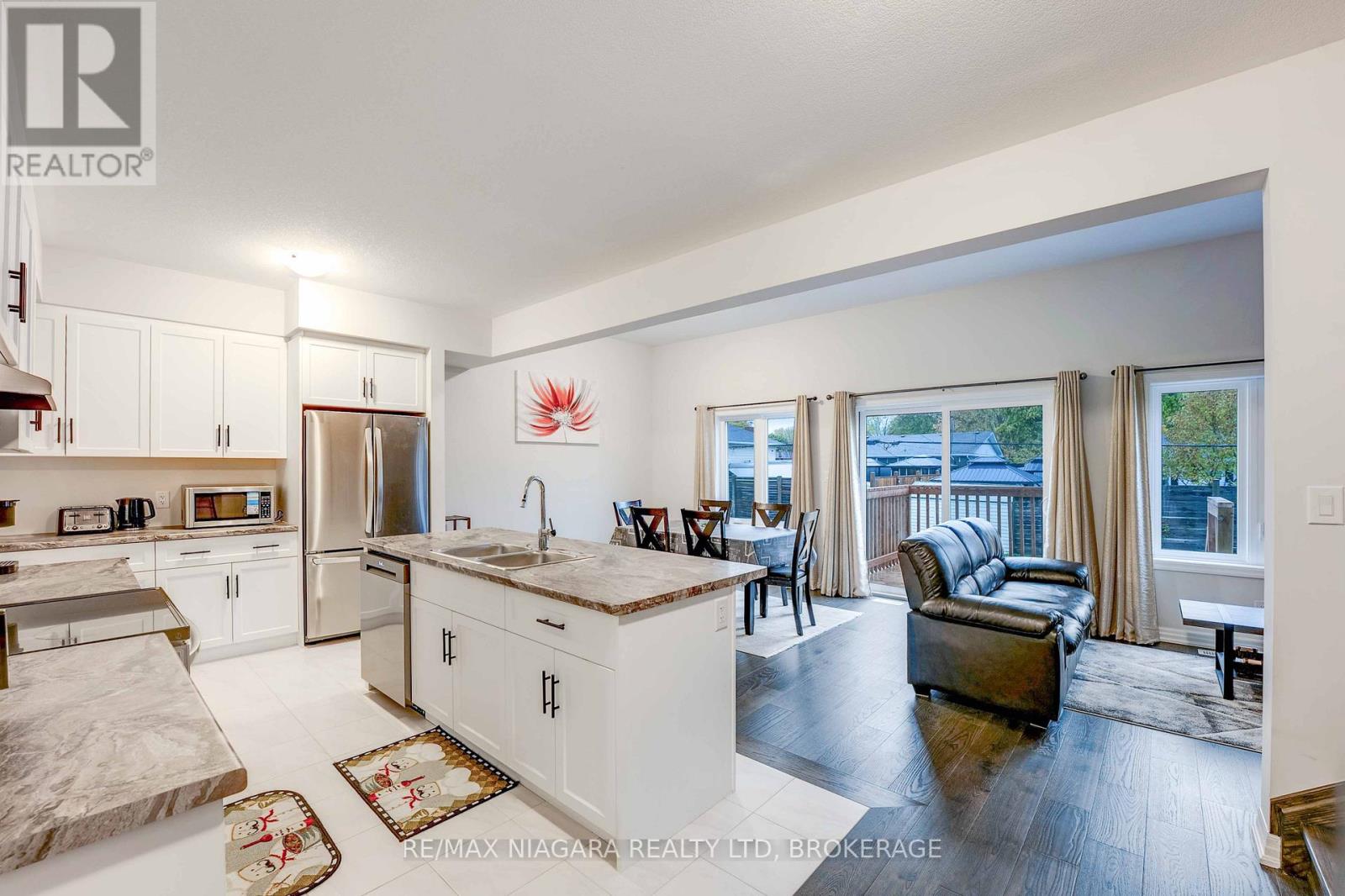 Main - 90 Hillcrest Road, Port Colborne, Ontario  L3K 6E4 - Photo 6 - X12497312