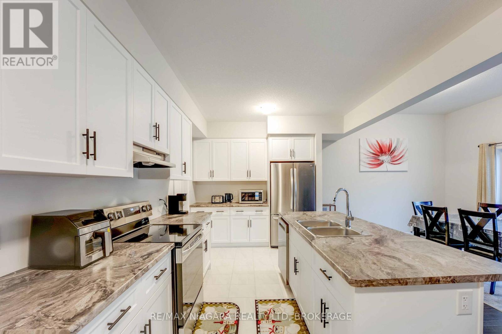 Main - 90 Hillcrest Road, Port Colborne, Ontario  L3K 6E4 - Photo 7 - X12497312