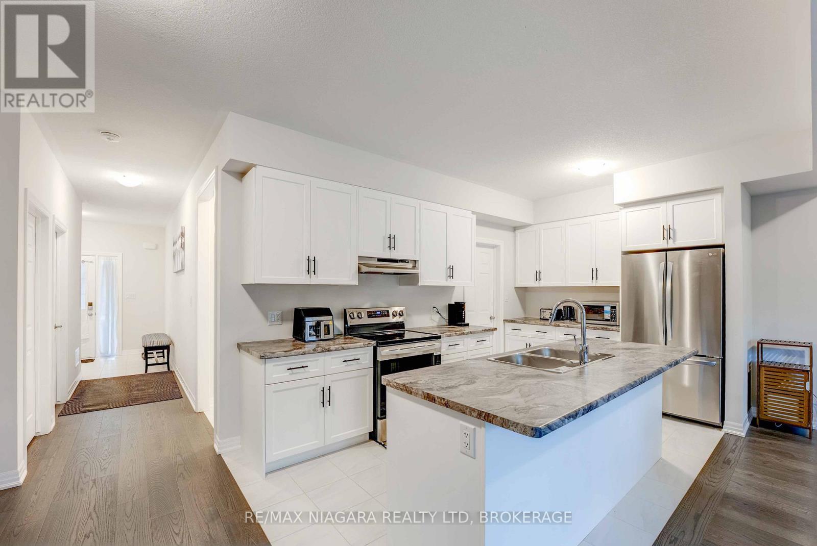 Main - 90 Hillcrest Road, Port Colborne, Ontario  L3K 6E4 - Photo 8 - X12497312