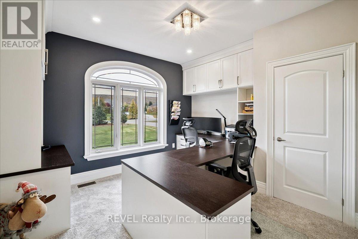 1330 Concession 6 Road W, Hamilton, Ontario  L8B 1N1 - Photo 16 - X12497382