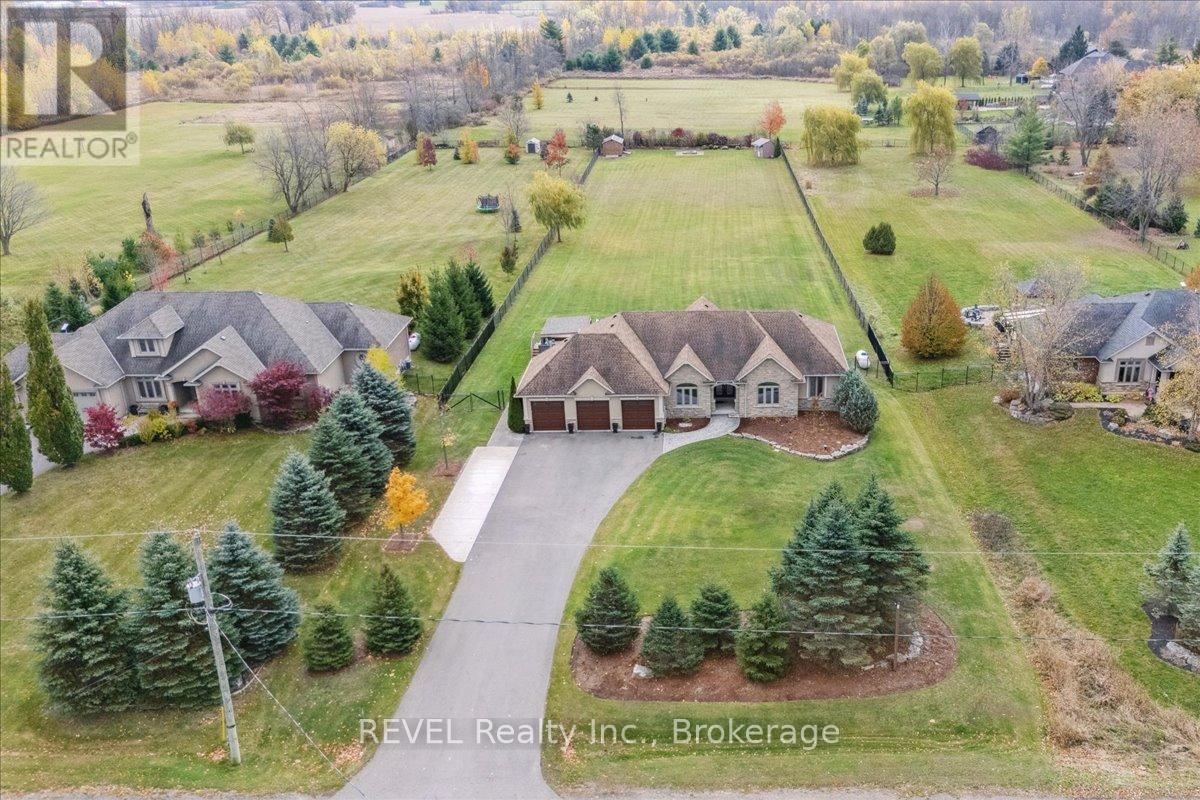 1330 Concession 6 Road W, Hamilton, Ontario  L8B 1N1 - Photo 2 - X12497382