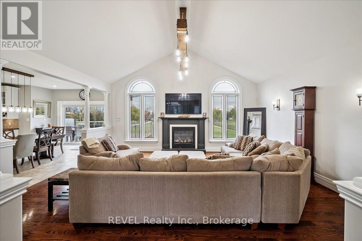 1330 Concession 6 Road W, Hamilton, Ontario  L8B 1N1 - Photo 6 - X12497382