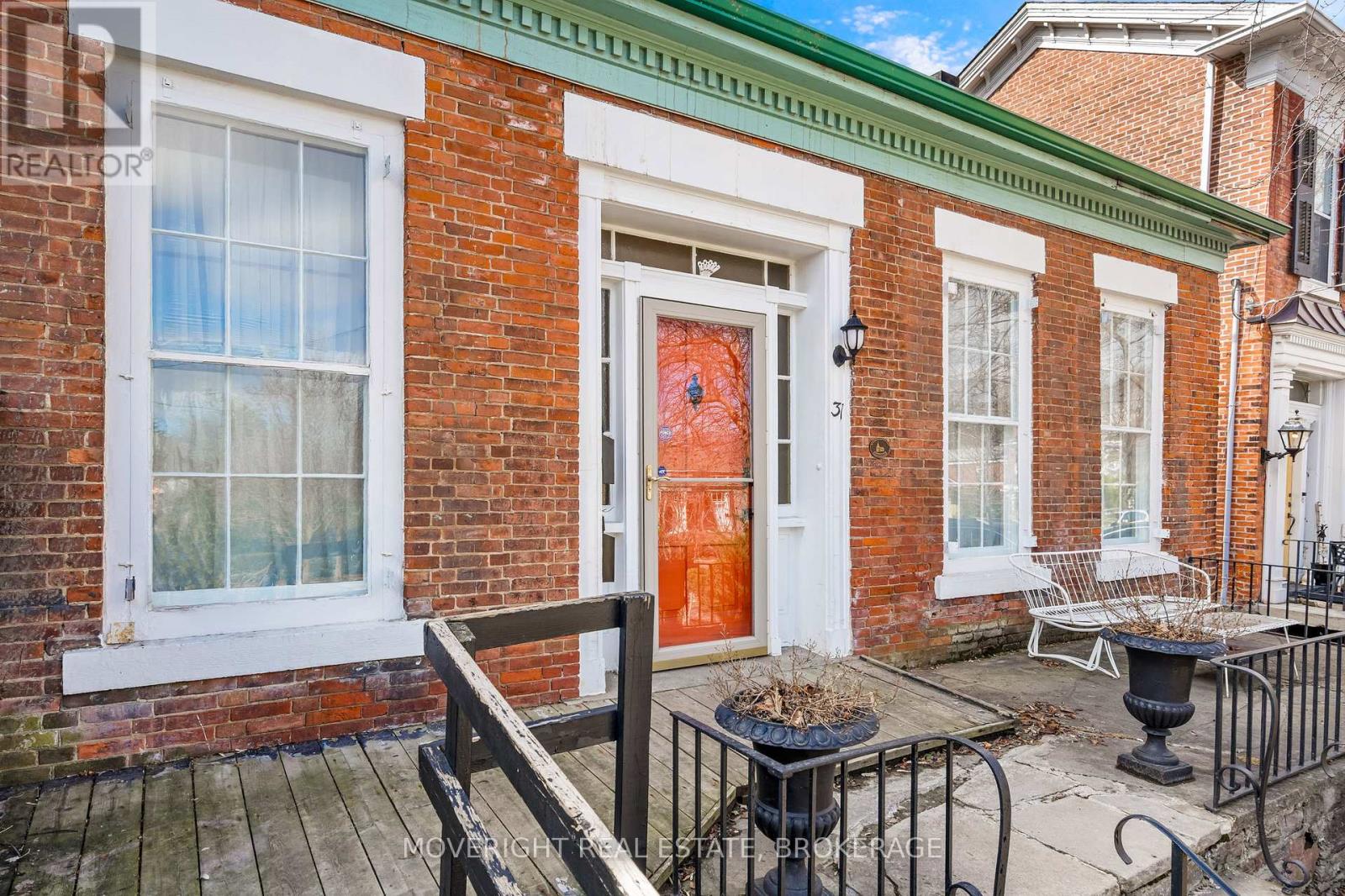 31 Yates Street, St. Catharines, Ontario  L2R 5R3 - Photo 5 - X12497512