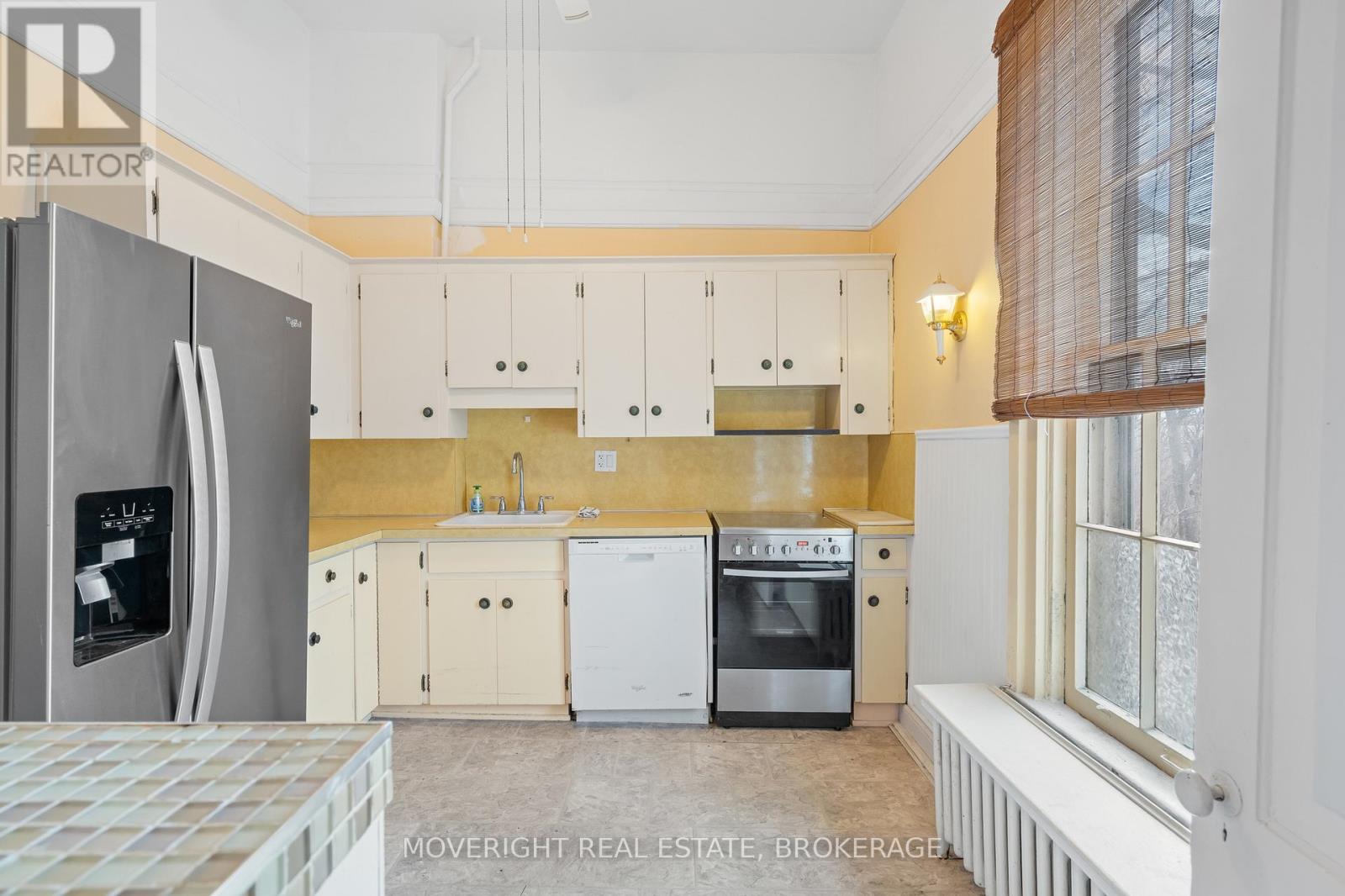 31 Yates Street, St. Catharines, Ontario  L2R 5R3 - Photo 26 - X12497640