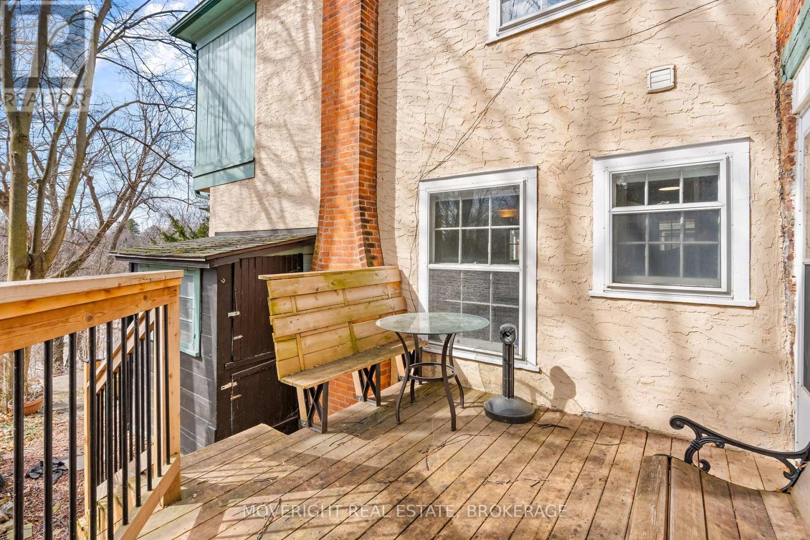 31 Yates Street, St. Catharines, Ontario  L2R 5R3 - Photo 9 - X12497640