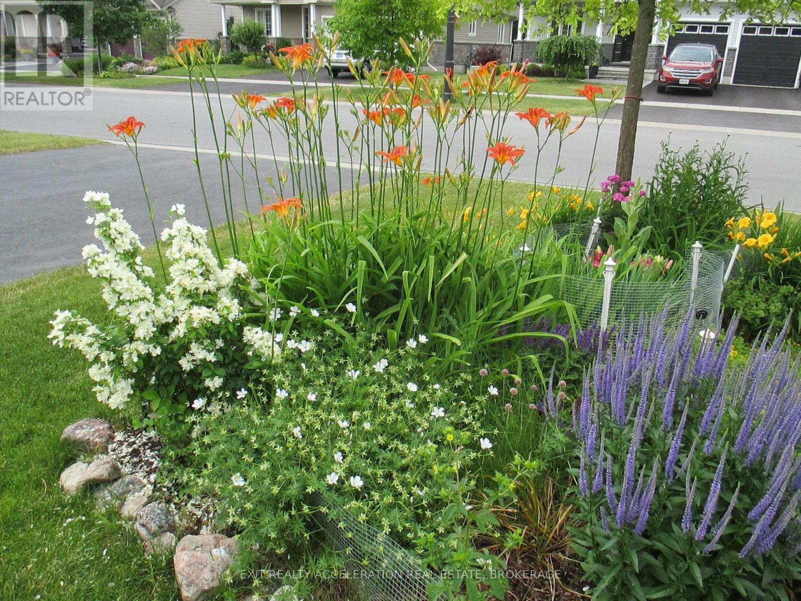 113 Country Club Drive, Loyalist (Bath), Ontario  K0H 1G0 - Photo 4 - X12497516