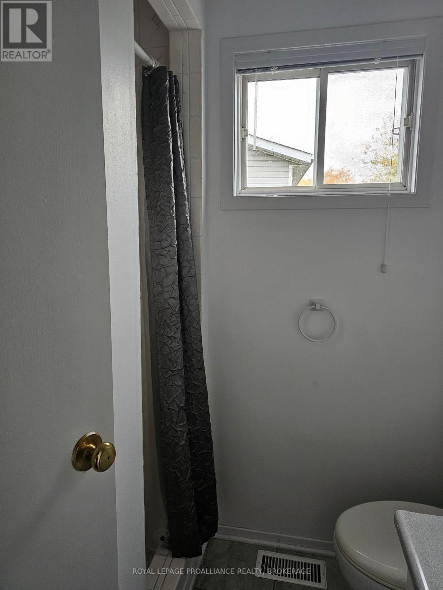 915 Warburton Crescent, Kingston, Ontario  K7M 8L3 - Photo 14 - X12497610