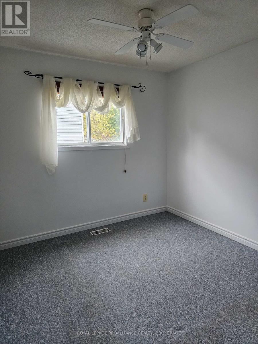 915 Warburton Crescent, Kingston, Ontario  K7M 8L3 - Photo 16 - X12497610