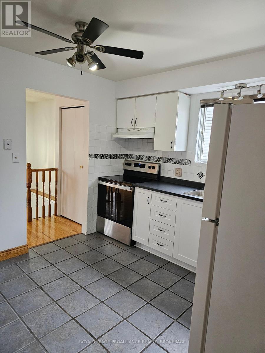 915 Warburton Crescent, Kingston, Ontario  K7M 8L3 - Photo 17 - X12497610