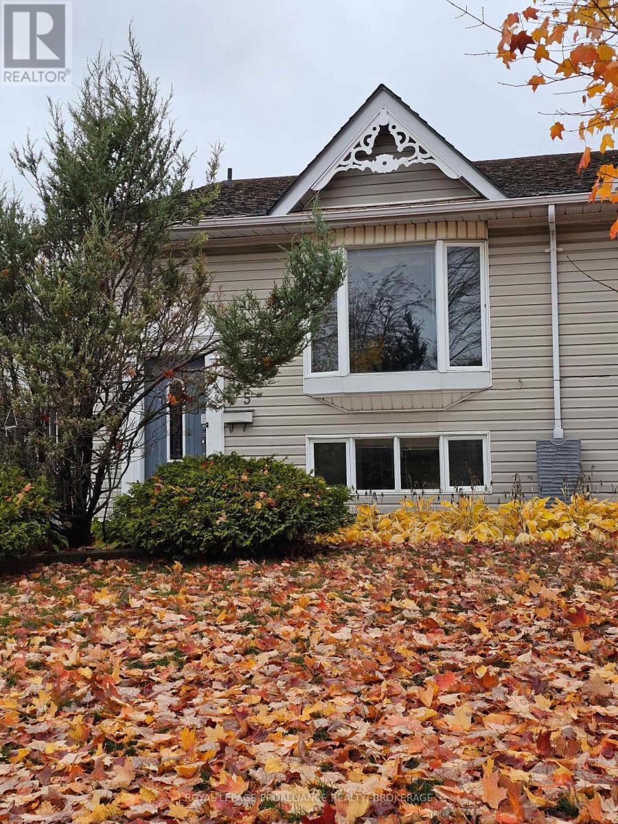 915 Warburton Crescent, Kingston, Ontario  K7M 8L3 - Photo 3 - X12497610