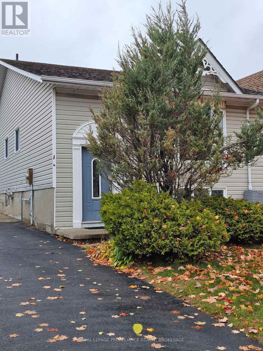 915 Warburton Crescent, Kingston, Ontario  K7M 8L3 - Photo 4 - X12497610