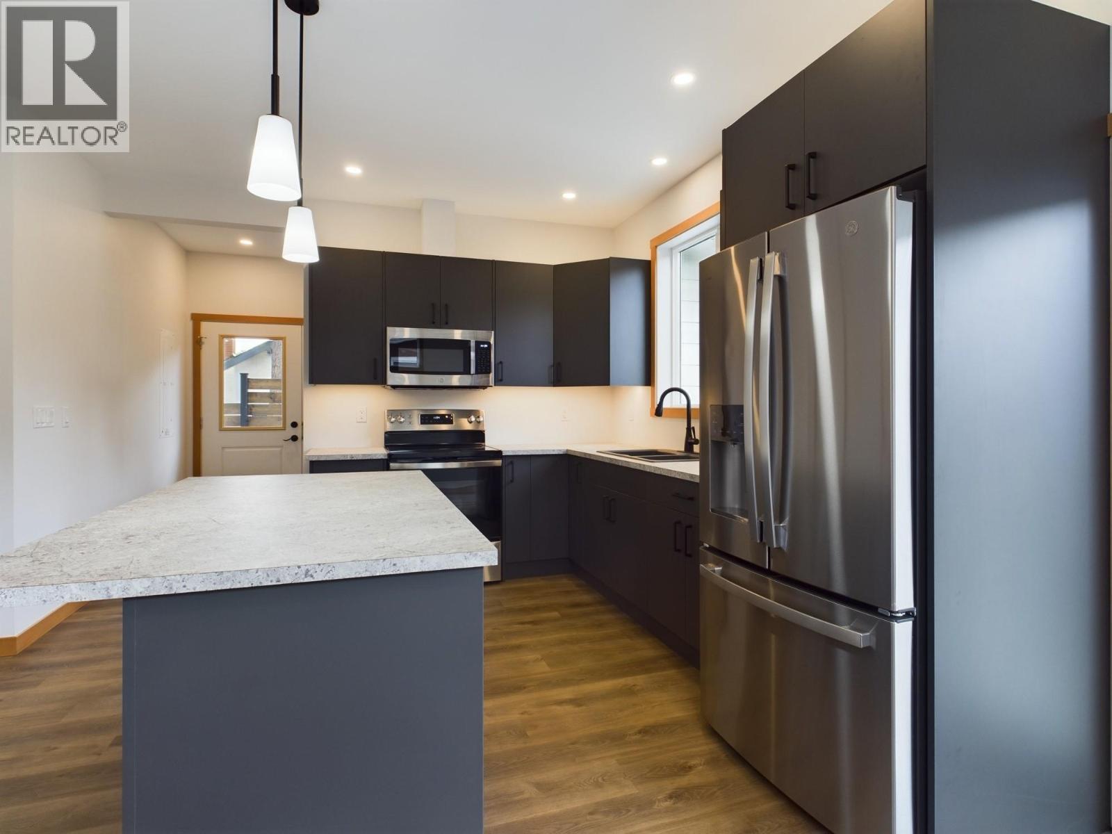 555 EARLE Crescent, oliver, British Columbia