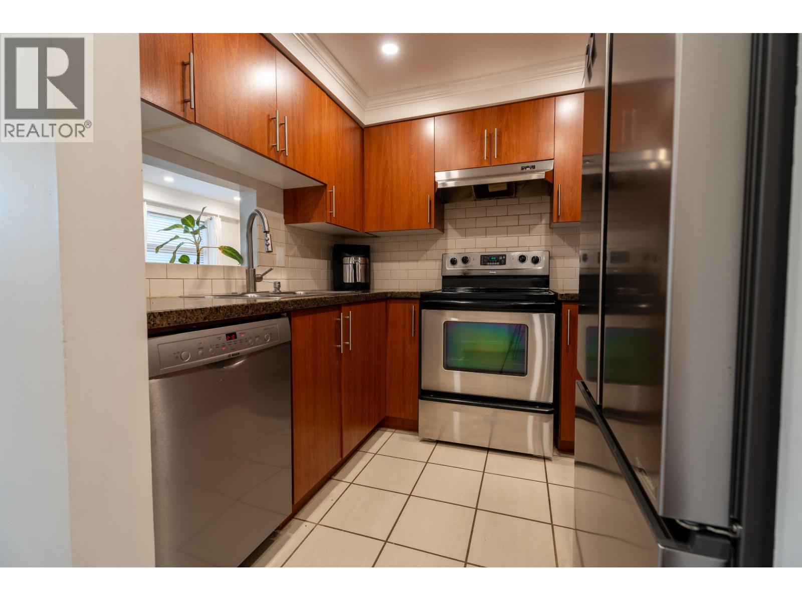 105 235 W 4th Street, North Vancouver, British Columbia  V7M 1H8 - Photo 8 - R3059424