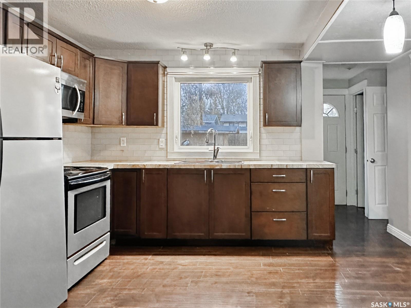 1382 94th Street, North Battleford, Saskatchewan  S9A 0E2 - Photo 4 - SK022148