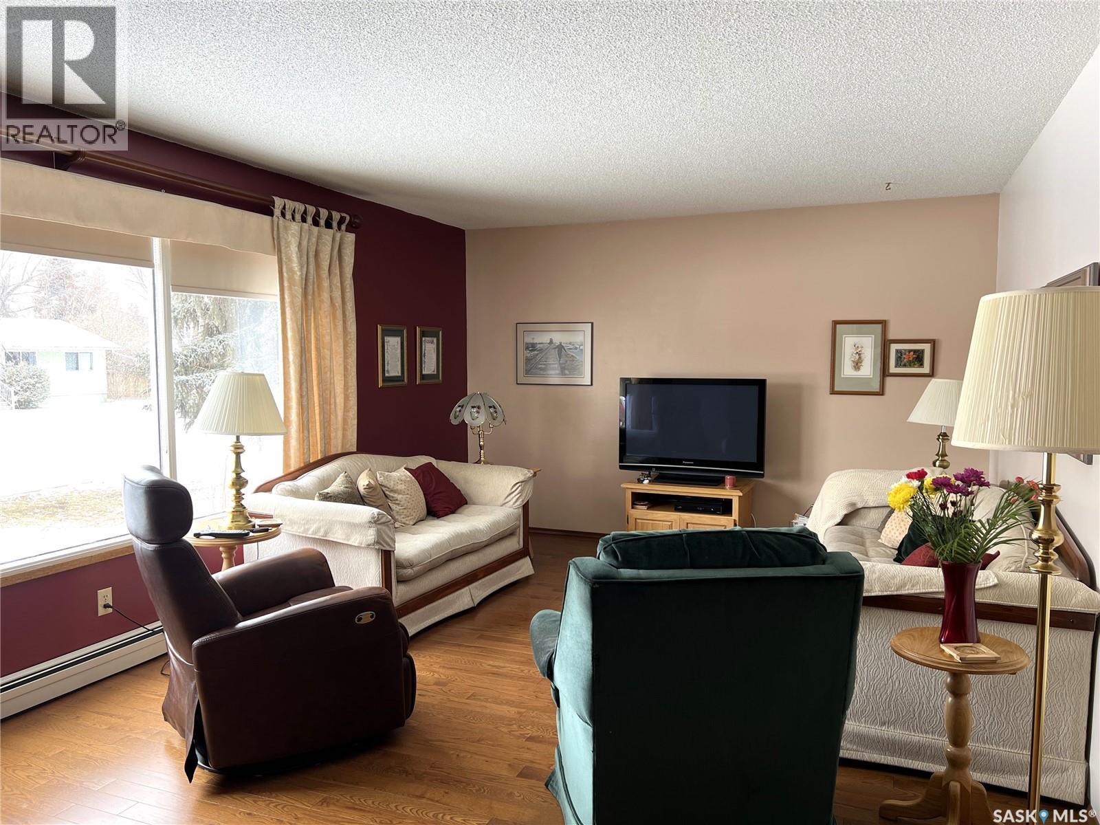 514 2nd Street E, Meadow Lake, Saskatchewan  S9X 1G6 - Photo 7 - SK022120