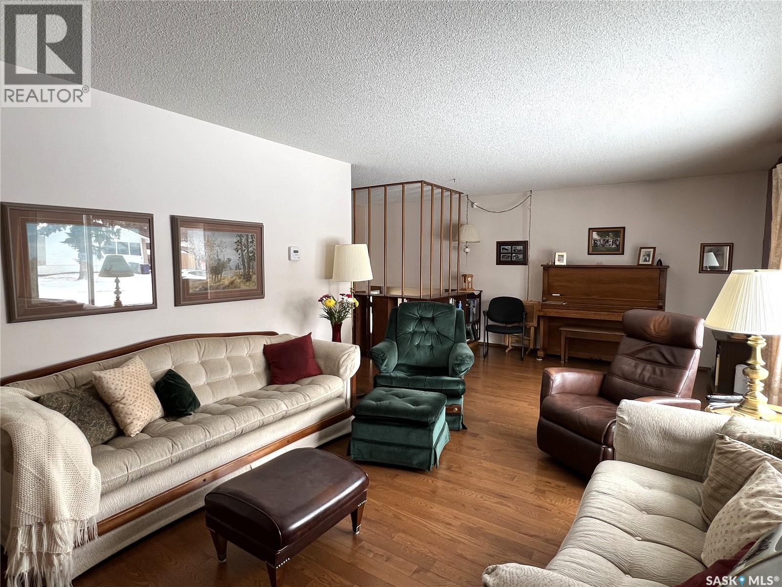 514 2nd Street E, Meadow Lake, Saskatchewan  S9X 1G6 - Photo 8 - SK022120