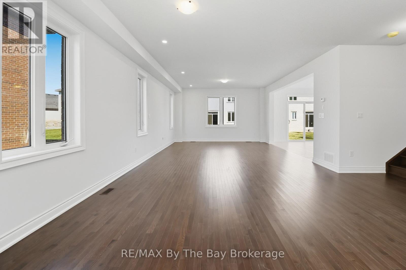 59 Amber Drive, Wasaga Beach, Ontario  L9Z 0R8 - Photo 10 - S12447317