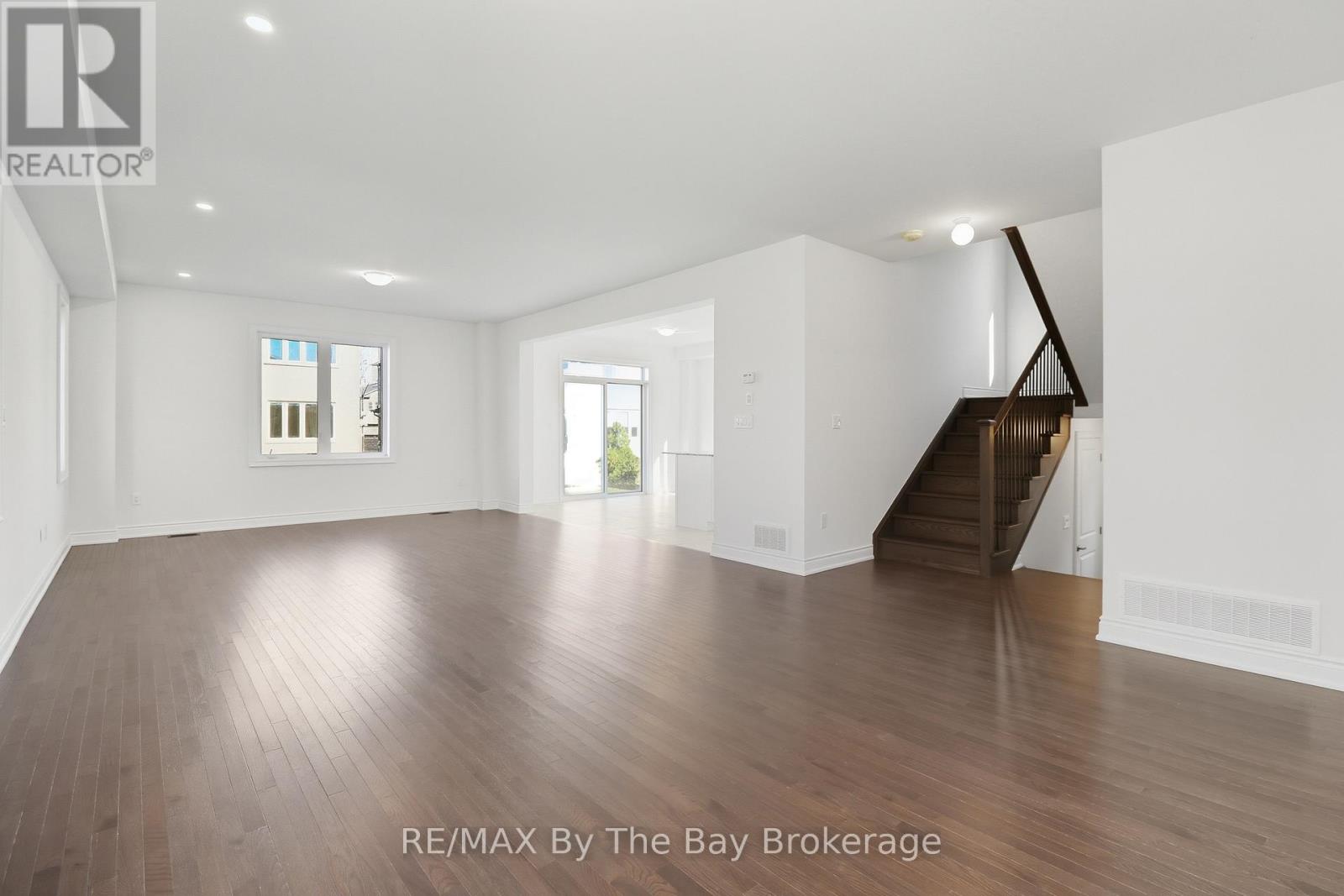 59 Amber Drive, Wasaga Beach, Ontario  L9Z 0R8 - Photo 13 - S12447317