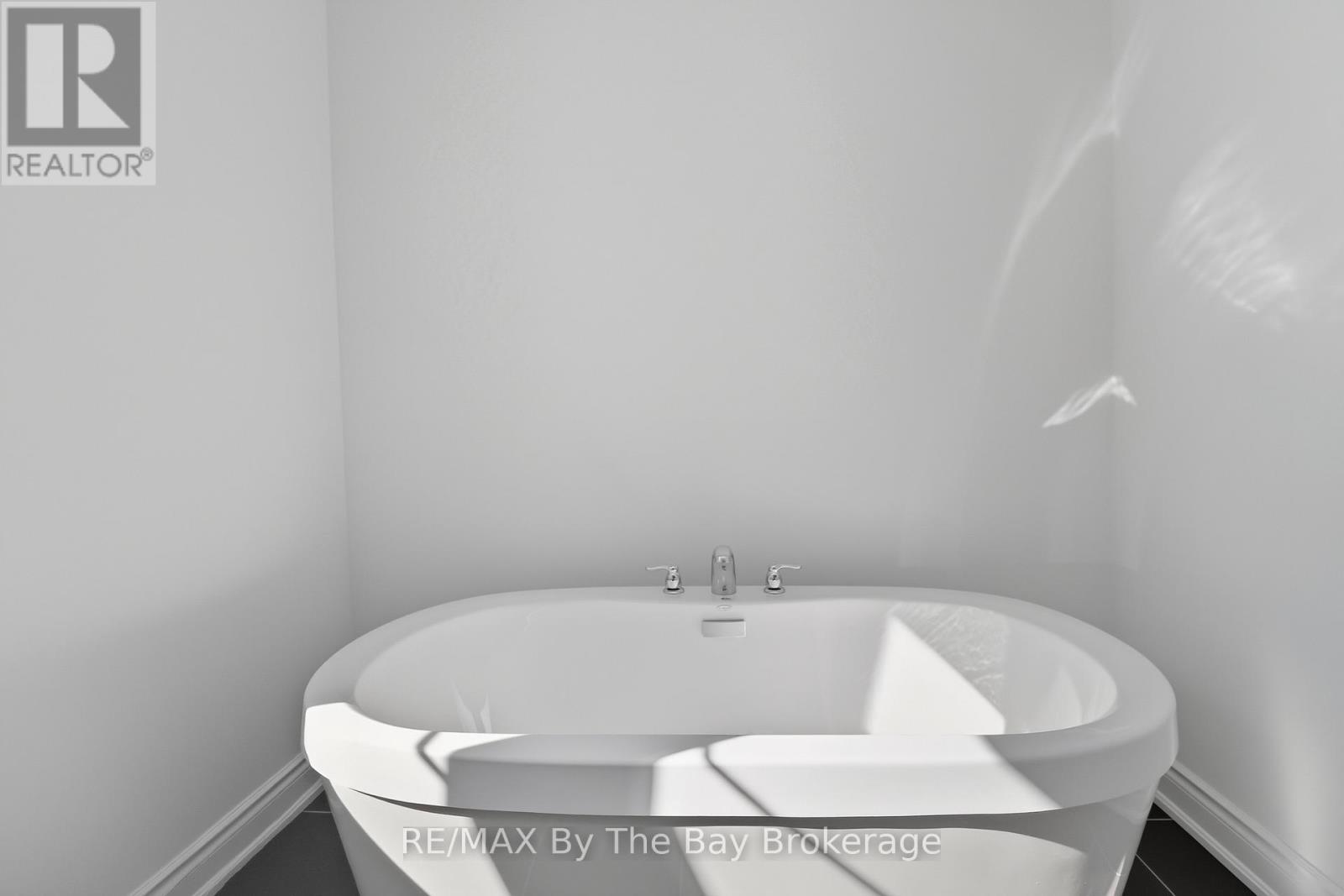 59 Amber Drive, Wasaga Beach, Ontario  L9Z 0R8 - Photo 31 - S12447317