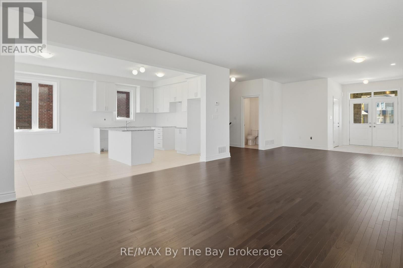 59 Amber Drive, Wasaga Beach, Ontario  L9Z 0R8 - Photo 7 - S12447317