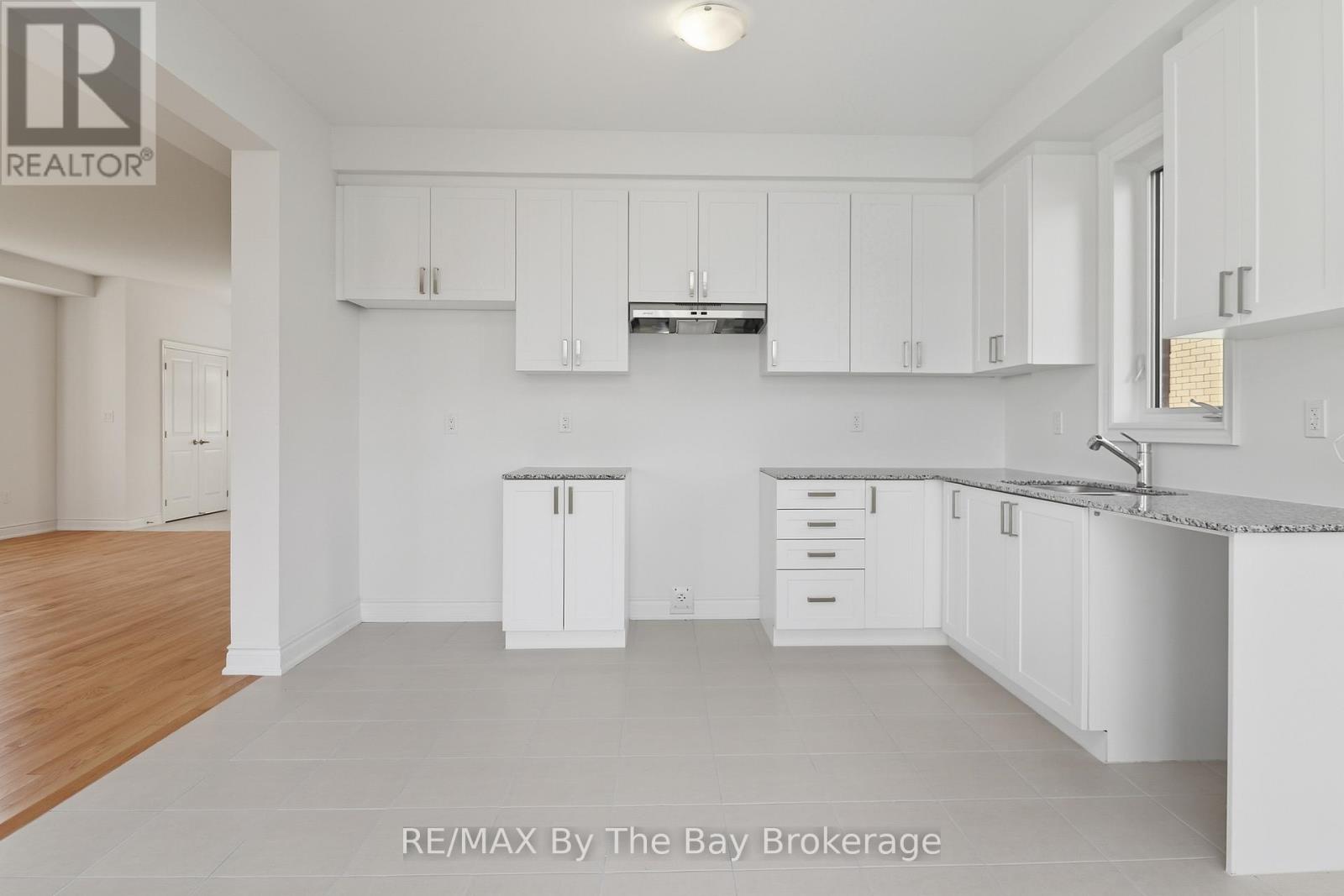 65 Amber Drive, Wasaga Beach, Ontario  L9Z 0R9 - Photo 16 - S12484914