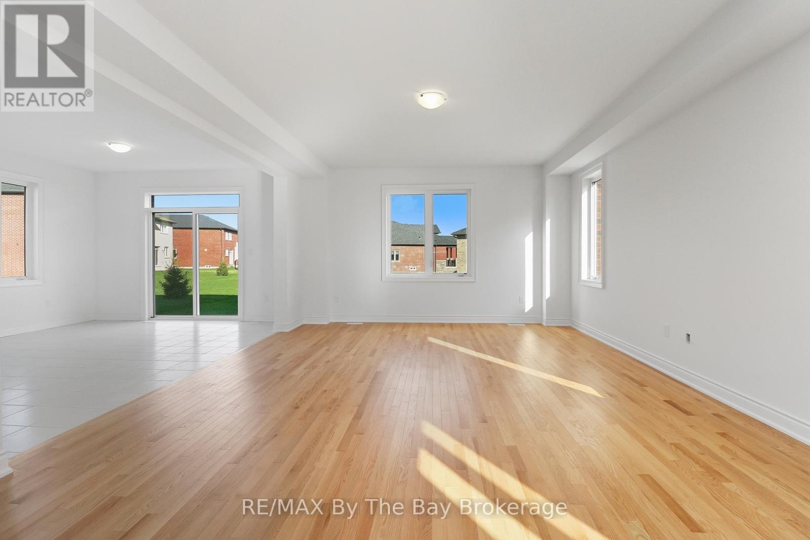 65 Amber Drive, Wasaga Beach, Ontario  L9Z 0R9 - Photo 8 - S12484914