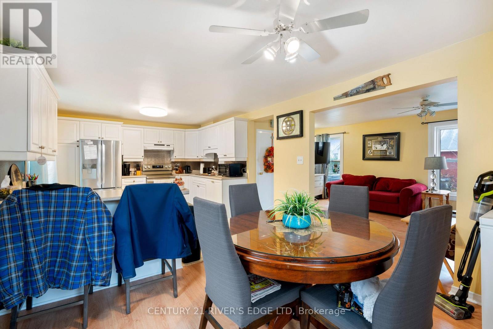 61 Augusta Street, South Dundas, Ontario K0C 1X0 - Photo 10 - X12498024