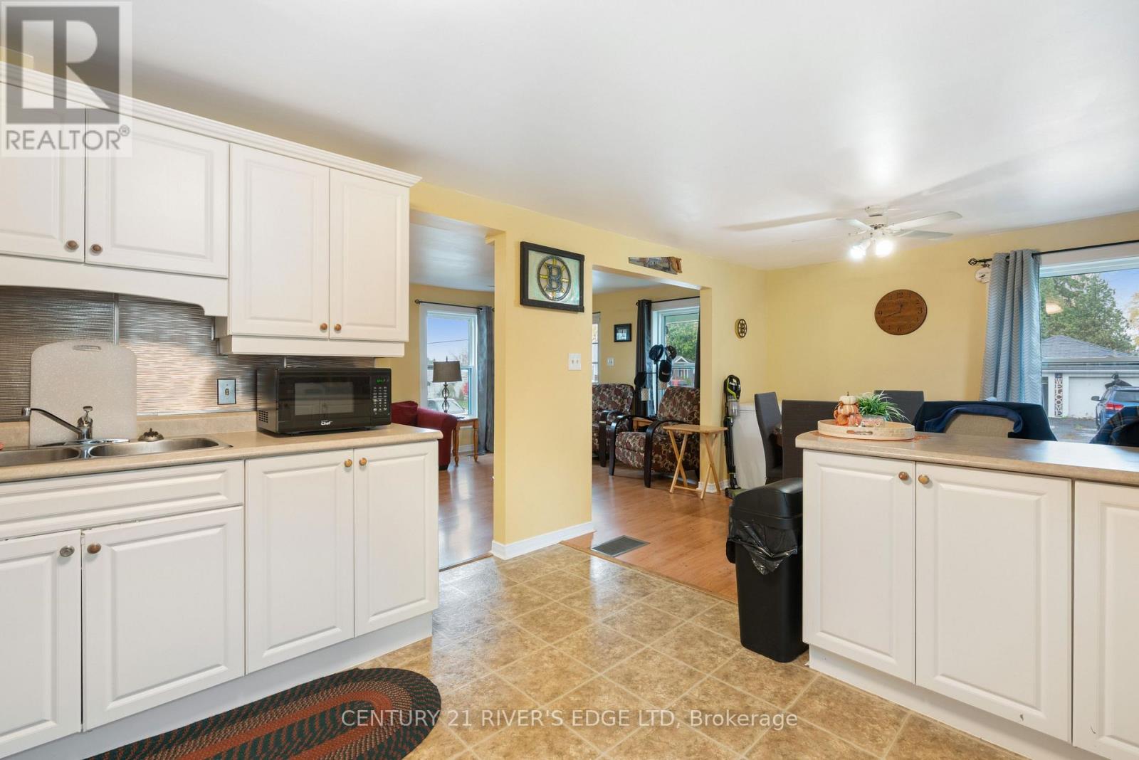 61 Augusta Street, South Dundas, Ontario K0C 1X0 - Photo 12 - X12498024