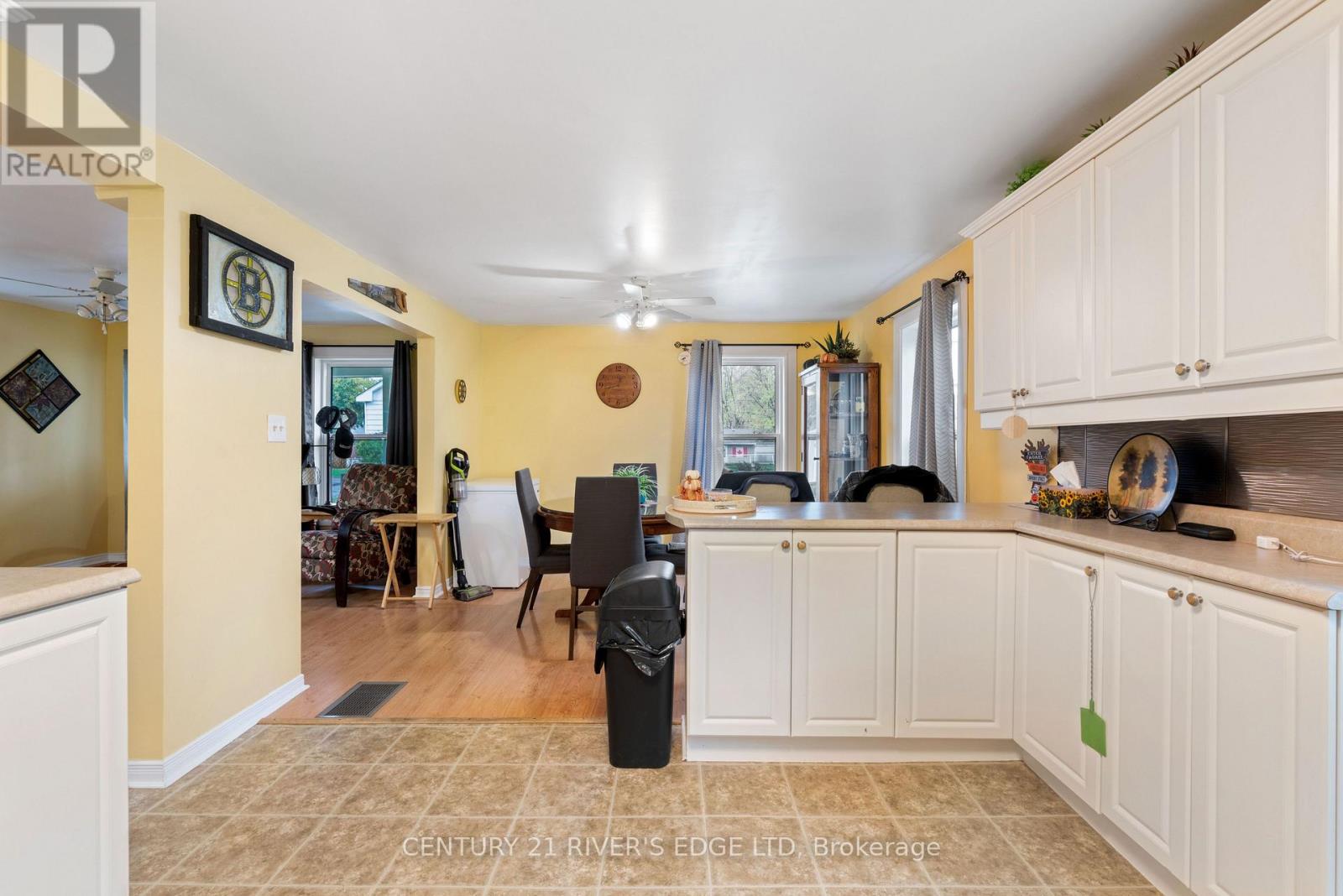 61 Augusta Street, South Dundas, Ontario K0C 1X0 - Photo 14 - X12498024