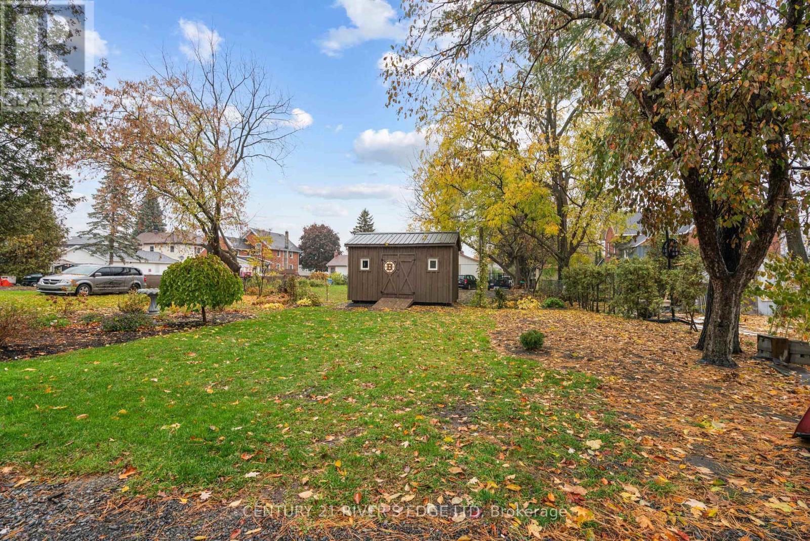 61 Augusta Street, South Dundas, Ontario K0C 1X0 - Photo 25 - X12498024