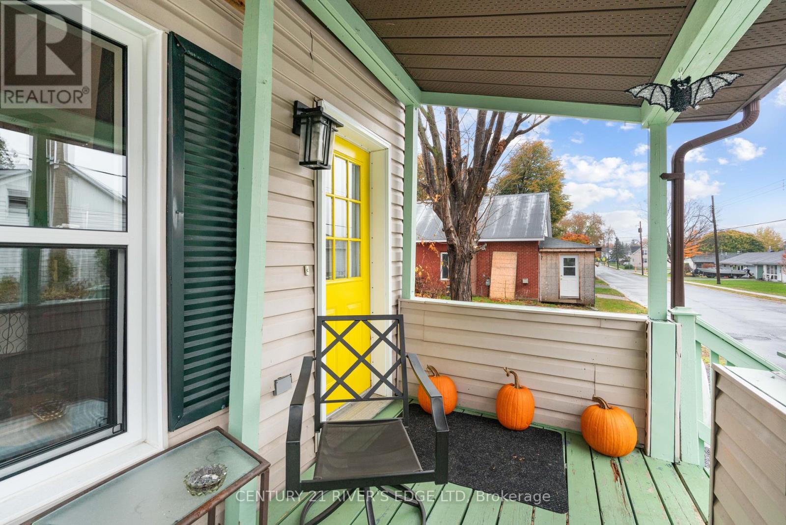 61 Augusta Street, South Dundas, Ontario K0C 1X0 - Photo 3 - X12498024