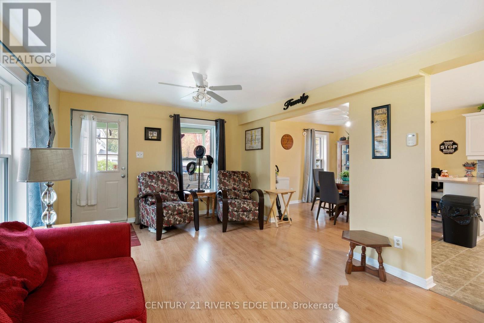 61 Augusta Street, South Dundas, Ontario K0C 1X0 - Photo 6 - X12498024