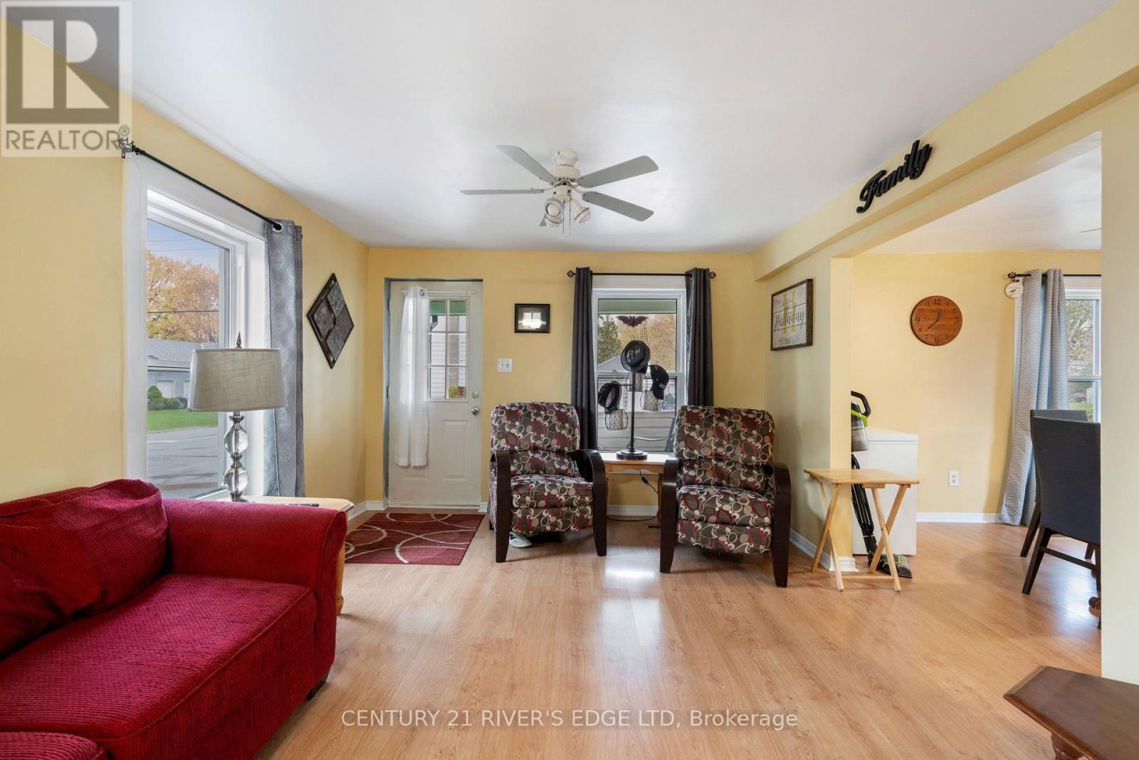 61 Augusta Street, South Dundas, Ontario K0C 1X0 - Photo 7 - X12498024