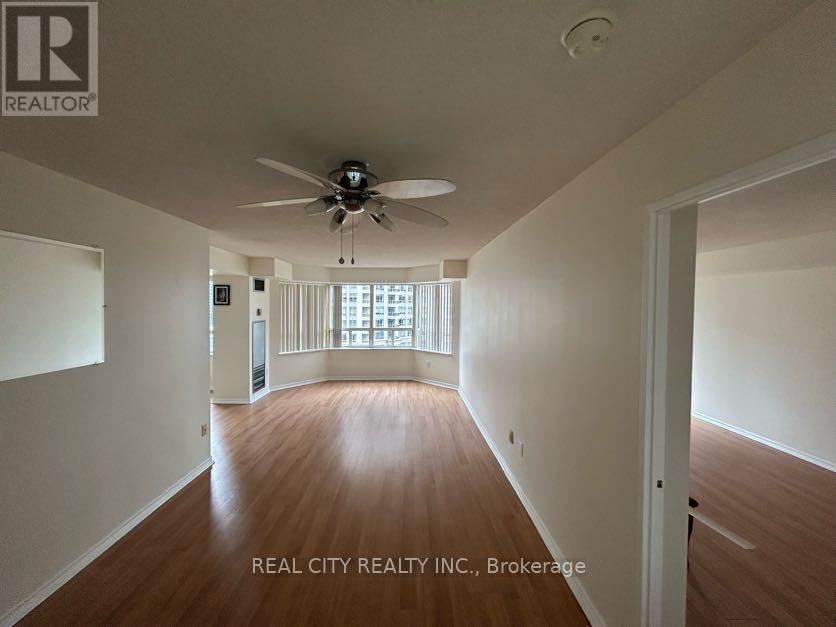 #2008 - 325 Webb Drive, Mississauga, Ontario  L5B 3Z9 - Photo 3 - W12476994