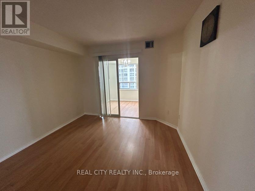 #2008 - 325 Webb Drive, Mississauga, Ontario  L5B 3Z9 - Photo 5 - W12476994