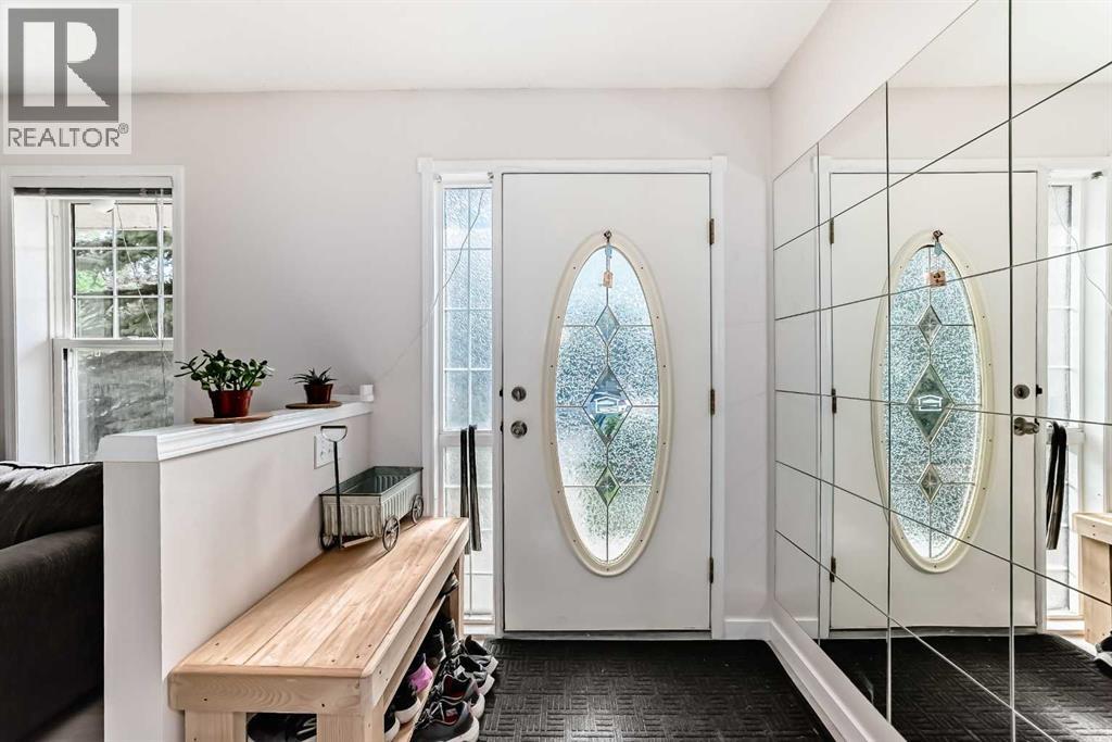 23 Hidden Ranch Road Nw, Calgary, Alberta  T3A 5S5 - Photo 4 - A2239282