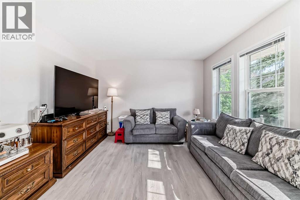 23 Hidden Ranch Road Nw, Calgary, Alberta  T3A 5S5 - Photo 5 - A2239282