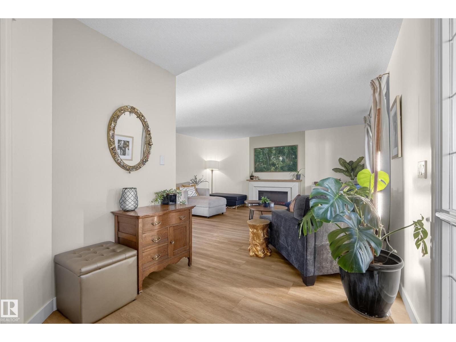 8705 92a Av Nw, Edmonton, Alberta  T6C 4G6 - Photo 4 - E4464266