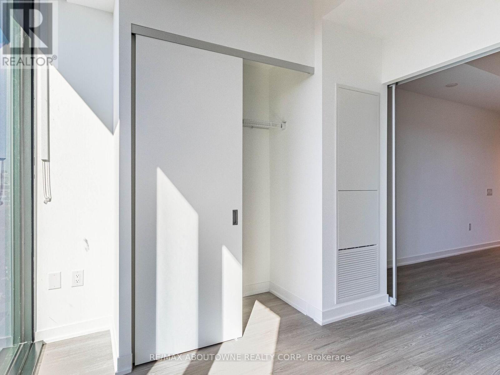 720 - 195 Mccaul Street, Toronto, Ontario  M5T 1W6 - Photo 20 - C12497268