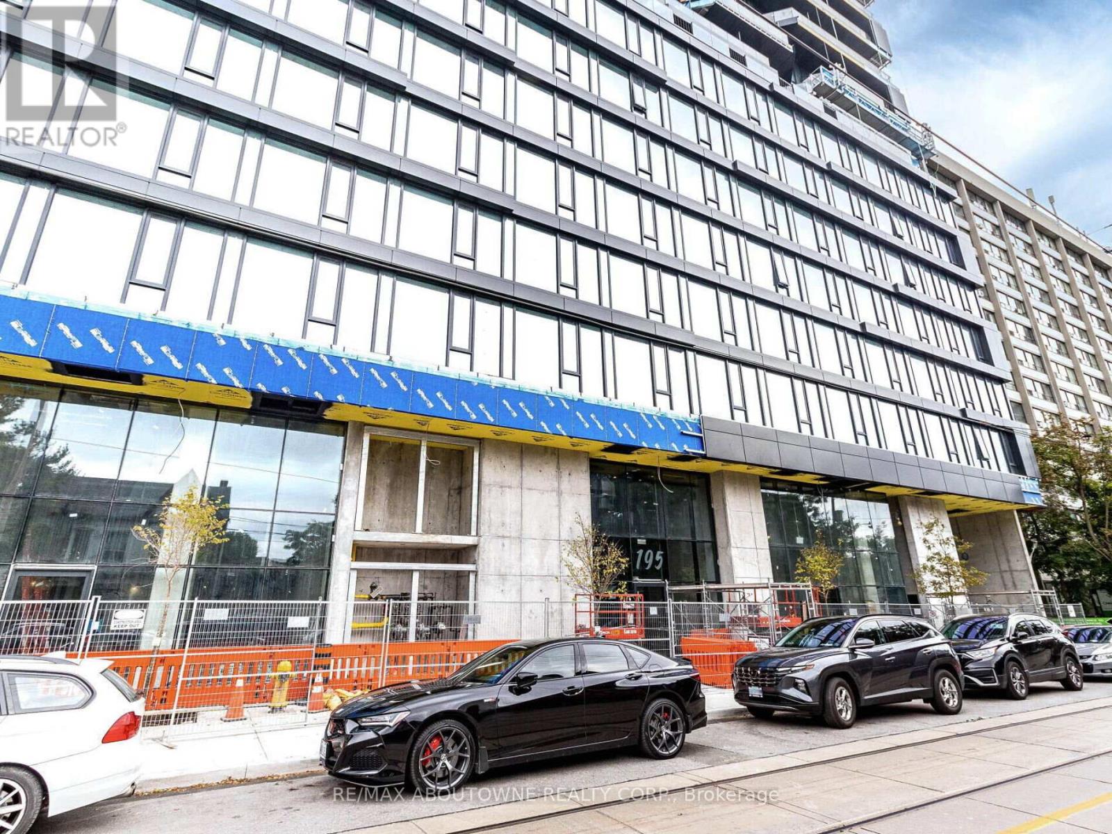 720 - 195 Mccaul Street, Toronto, Ontario  M5T 1W6 - Photo 4 - C12497268