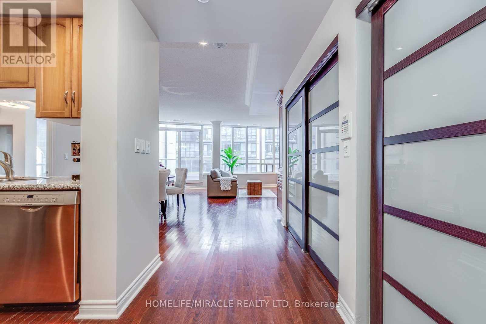 Ph09 - 270 Wellington Street W, Toronto, Ontario  M5V 3P5 - Photo 2 - C12497318