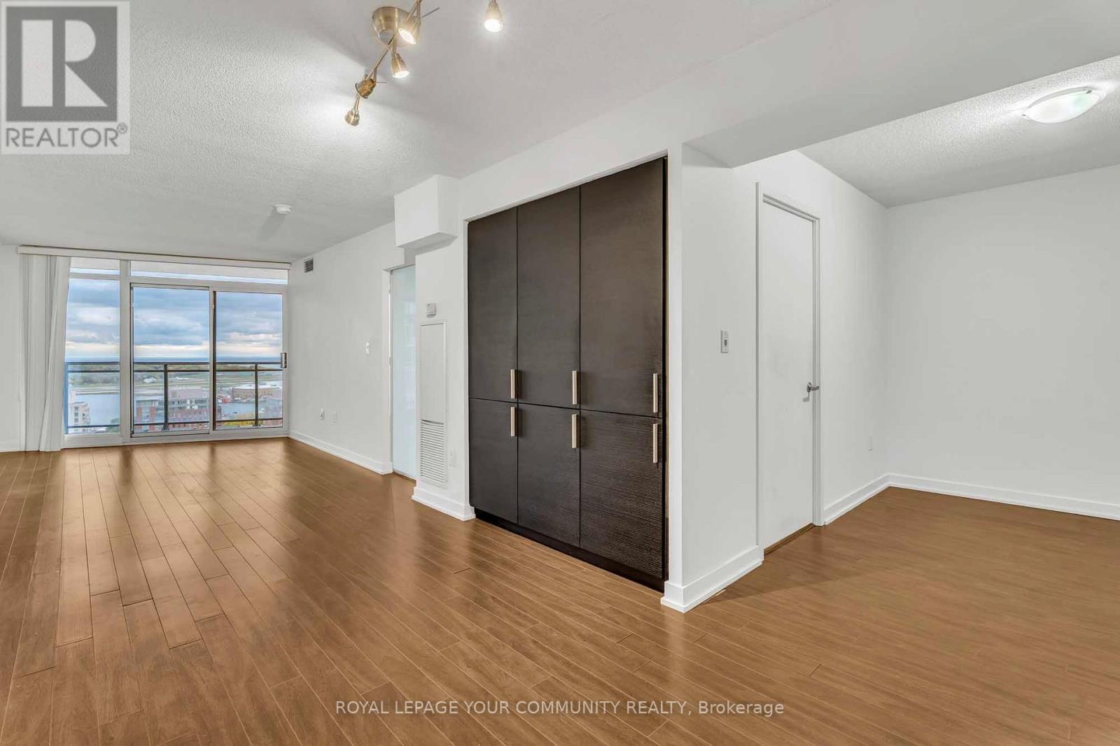 2111 - 25 Capreol Court, Toronto, Ontario  M5V 3Z7 - Photo 11 - C12497346