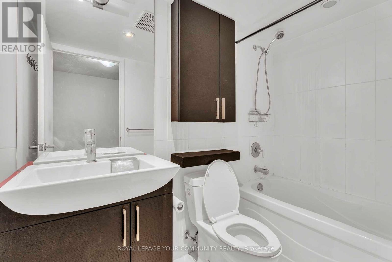 2111 - 25 Capreol Court, Toronto, Ontario  M5V 3Z7 - Photo 12 - C12497346