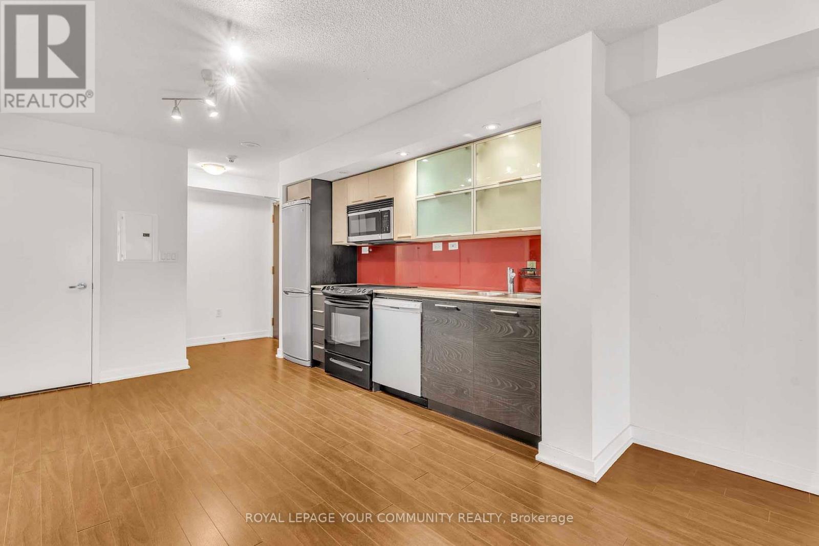 2111 - 25 Capreol Court, Toronto, Ontario  M5V 3Z7 - Photo 5 - C12497346