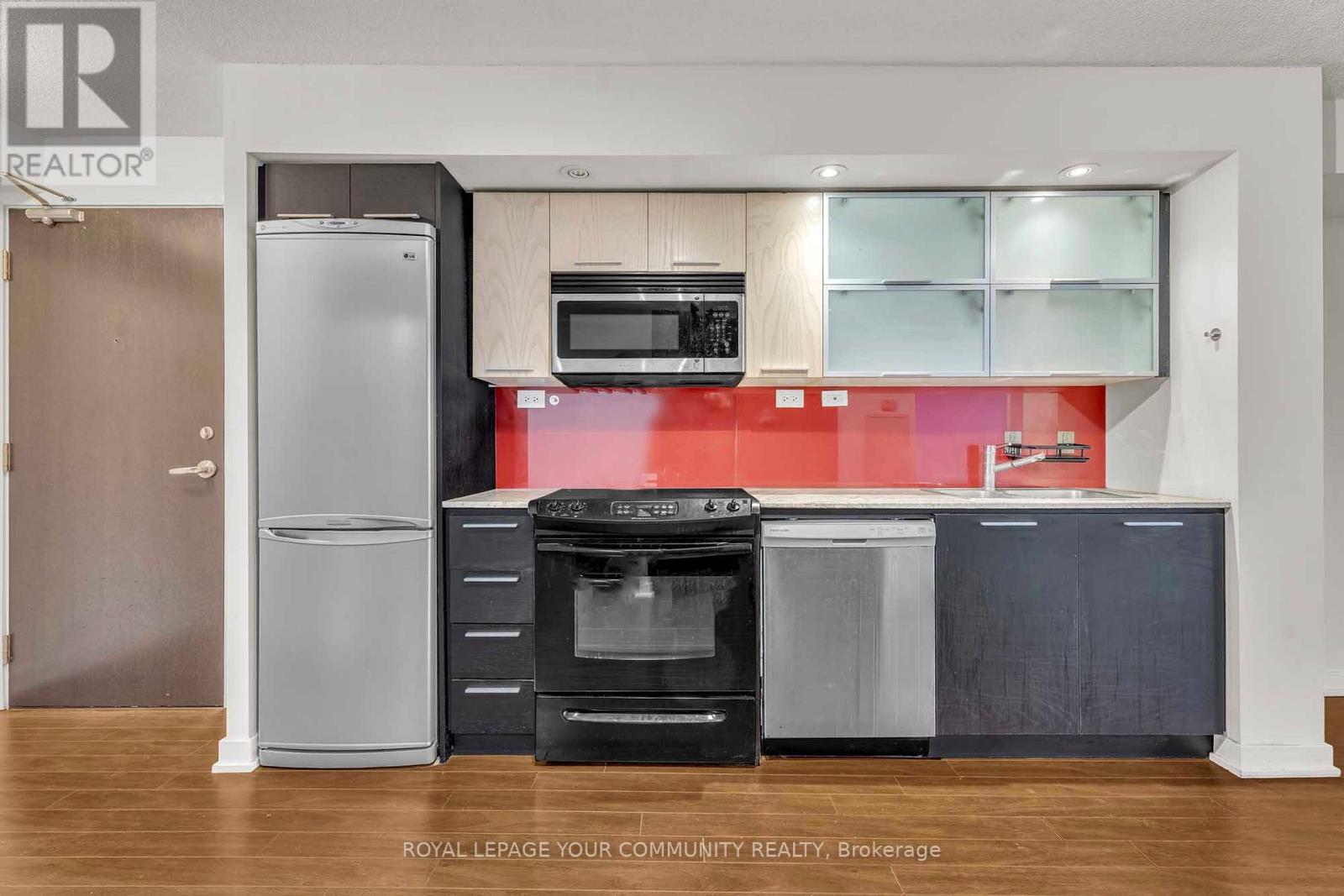 2111 - 25 Capreol Court, Toronto, Ontario  M5V 3Z7 - Photo 6 - C12497346