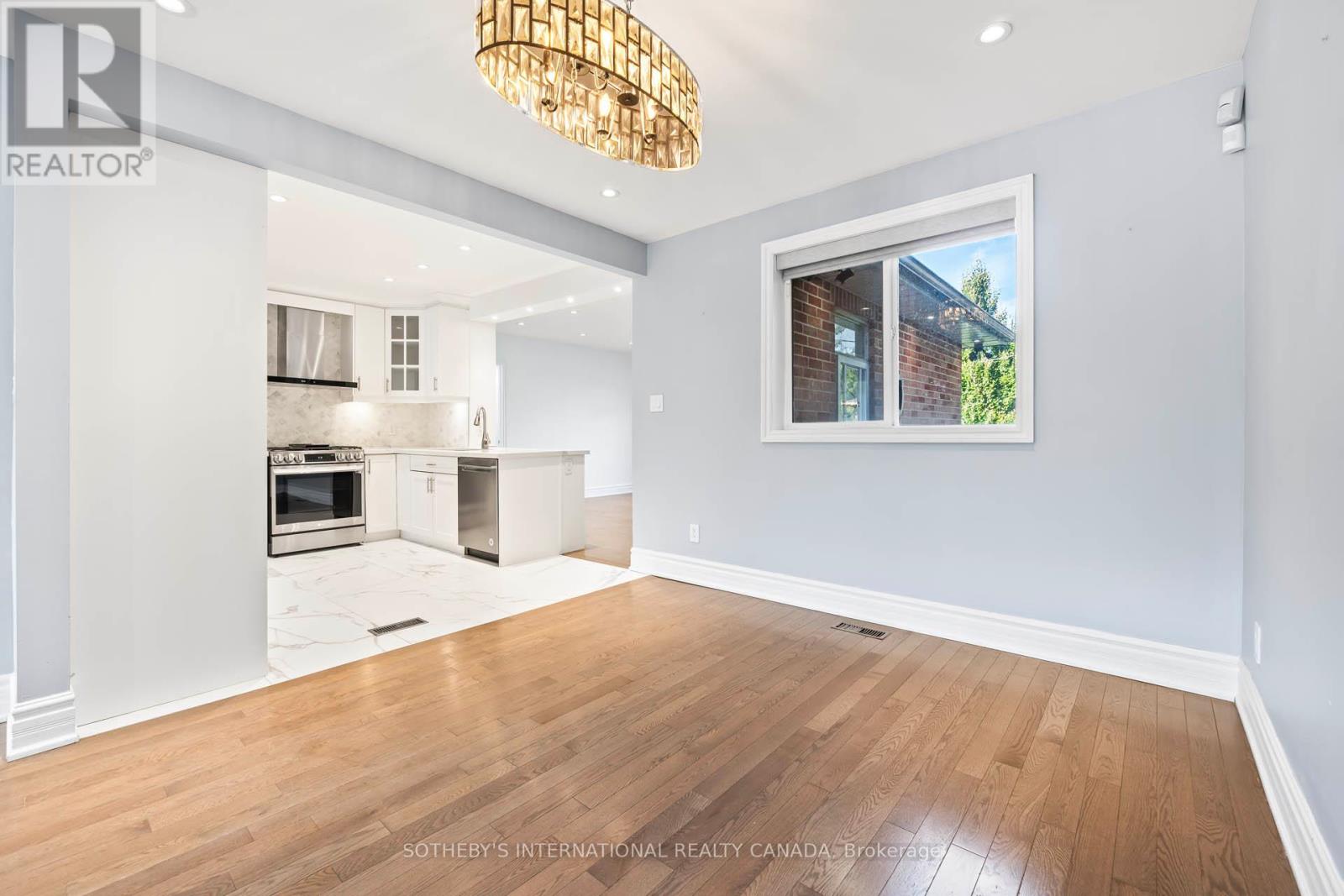 108 Lynedock Crescent, Toronto, Ontario  M3A 2B1 - Photo 8 - C12497384