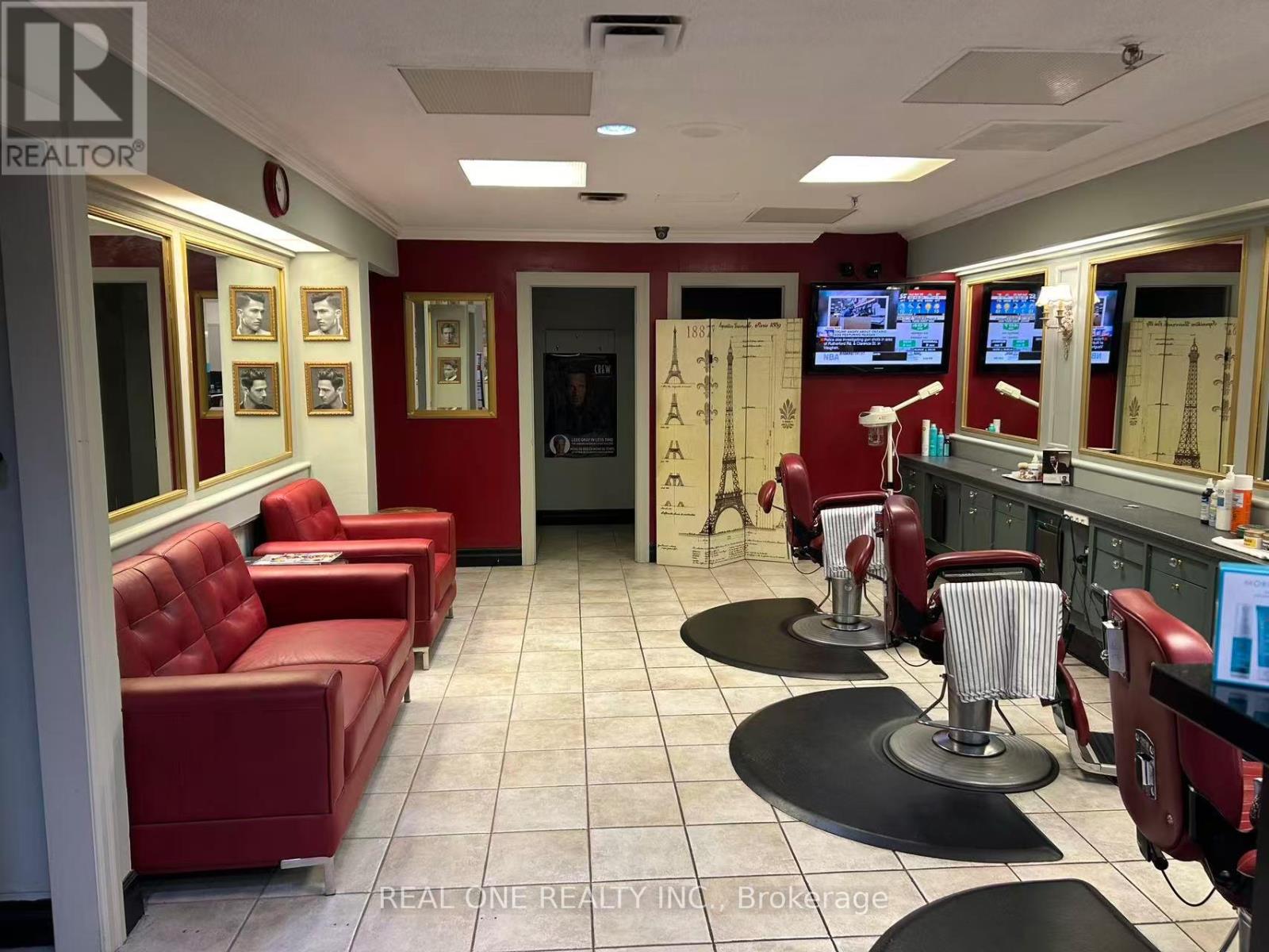 C8 - 123 Queen Street W, Toronto, Ontario  M5H 2M9 - Photo 2 - C12497482