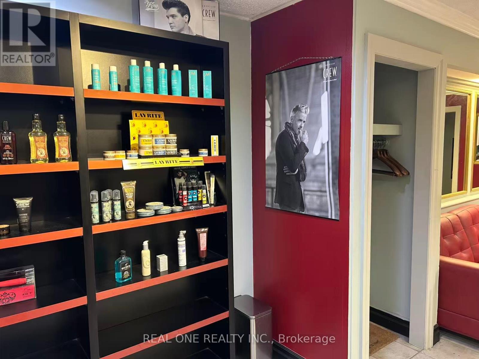 C8 - 123 Queen Street W, Toronto, Ontario  M5H 2M9 - Photo 5 - C12497482