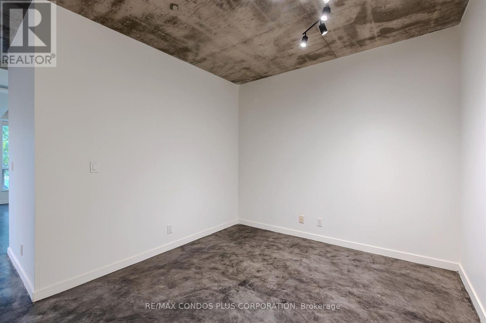 215 - 1 Shaw Street, Toronto, Ontario  M6K 0A1 - Photo 15 - C12497562