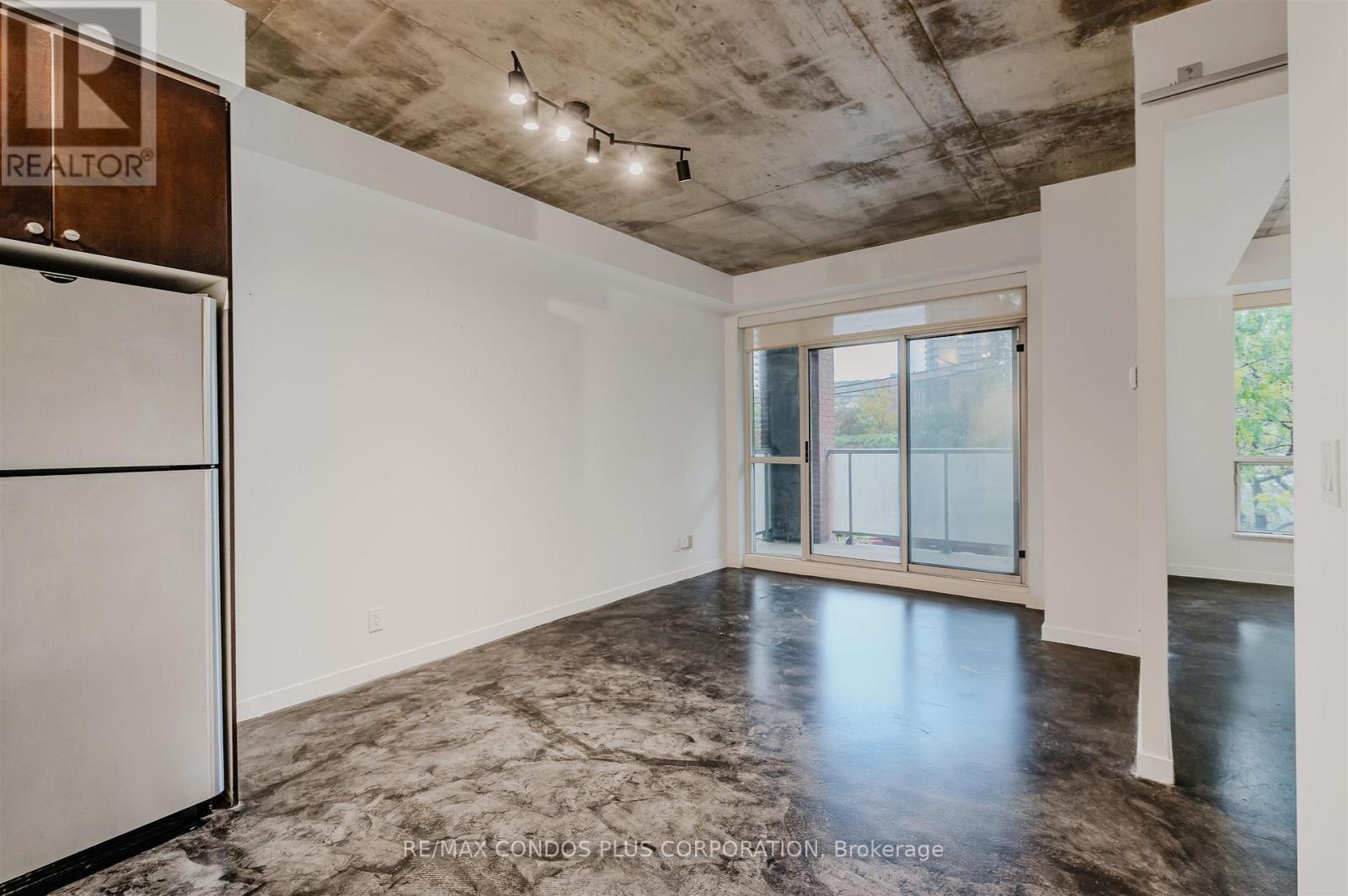 215 - 1 Shaw Street, Toronto, Ontario  M6K 0A1 - Photo 6 - C12497562